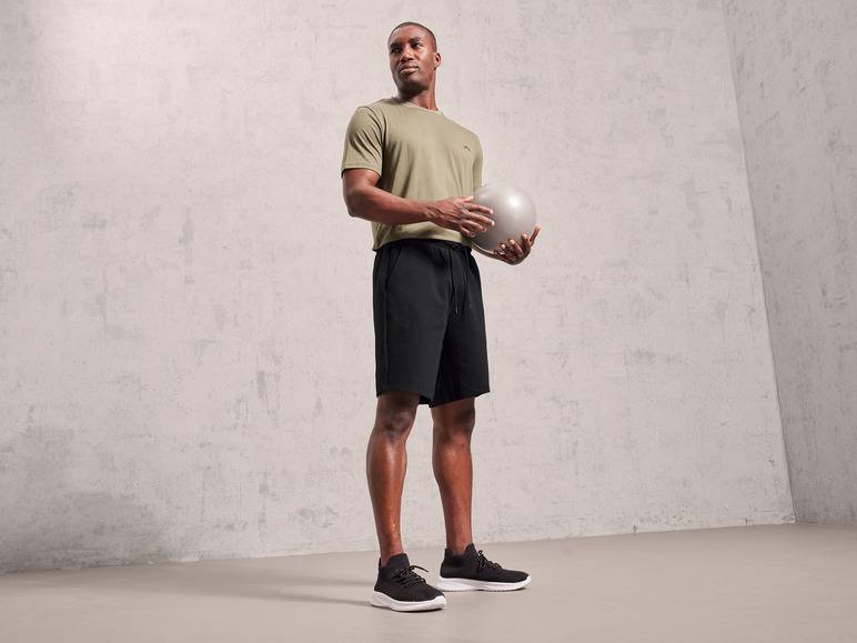 CRIVIT Herren Sweatshorts Double Knit, mit HeiQ Mint Technologie Muttertagsangebot