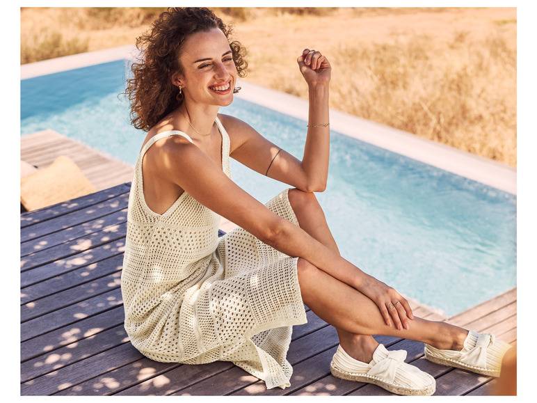 esmara® Damen Häkel-Midikleid, mit Seitenschlitzen Exklusivangebot