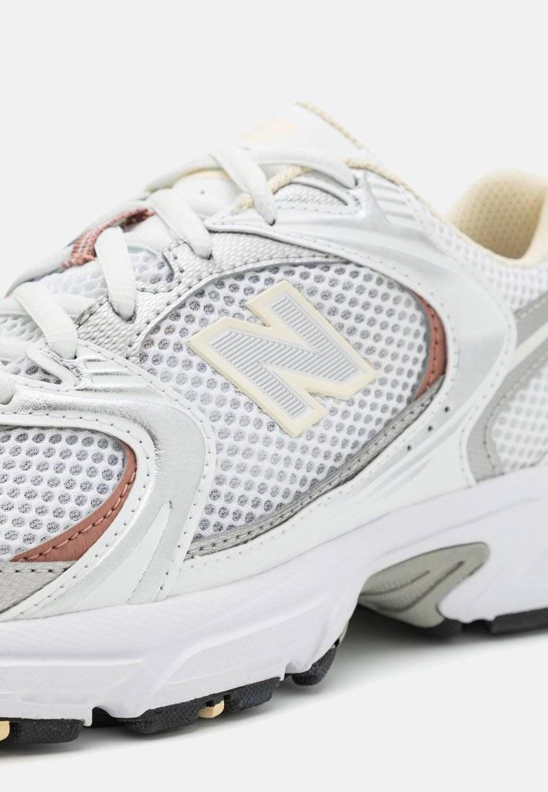 New Balance New Balance MR530 UNISEX - Trainers - white Speichern exportieren
