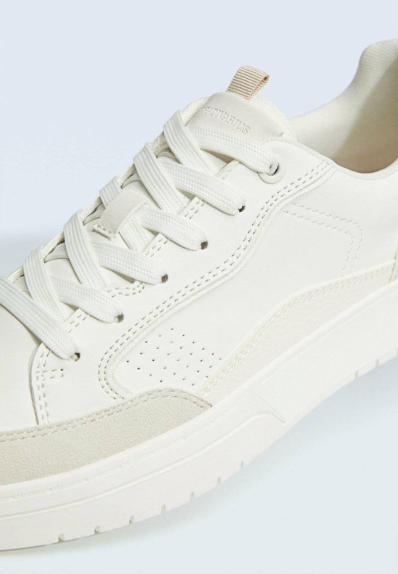 Stradivarius Stradivarius CONTRAST - Trainers - white 50% Rabatt für begrenzte Zeit