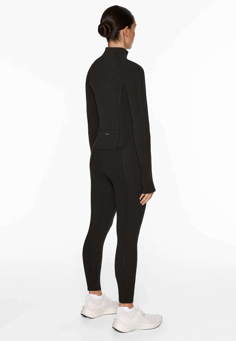 OYSHO OYSHO WARMTH COMFORTLUX TECHNICAL - Training jacket - black Zeitbegrenzte Promotion