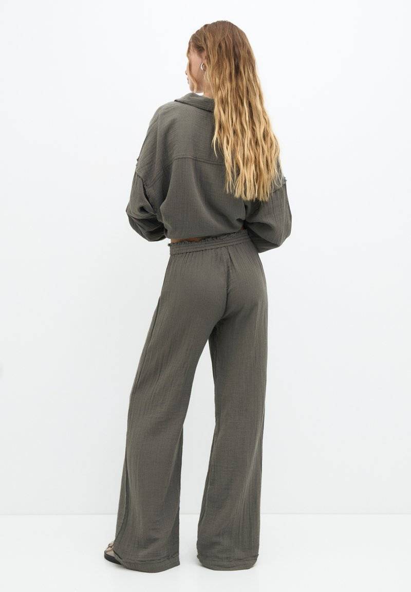 PULL&BEAR PULL&BEAR CREASED WITH FRAYED HEMS - Trousers - dark grey Nur noch ein Tag übrig