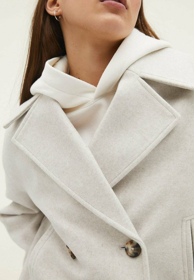 Stradivarius Stradivarius SOFT WRAP - Blazer - stone Fabrikladen
