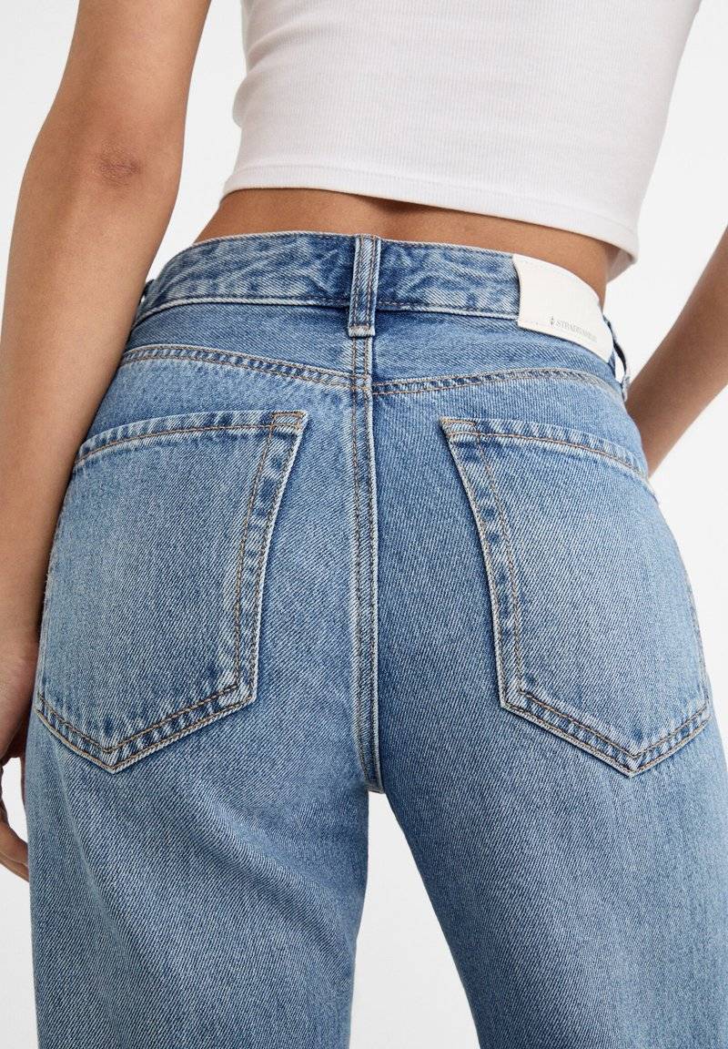 Stradivarius Stradivarius Straight leg jeans - light blue Im Verkauf