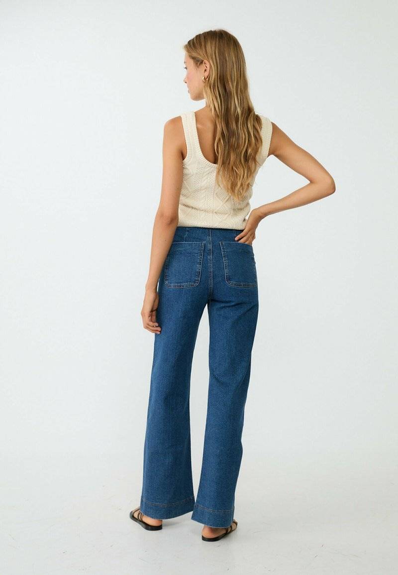 Stradivarius Stradivarius MINIMALIST WITH POCKETS - Flared Jeans - royal blue Online
