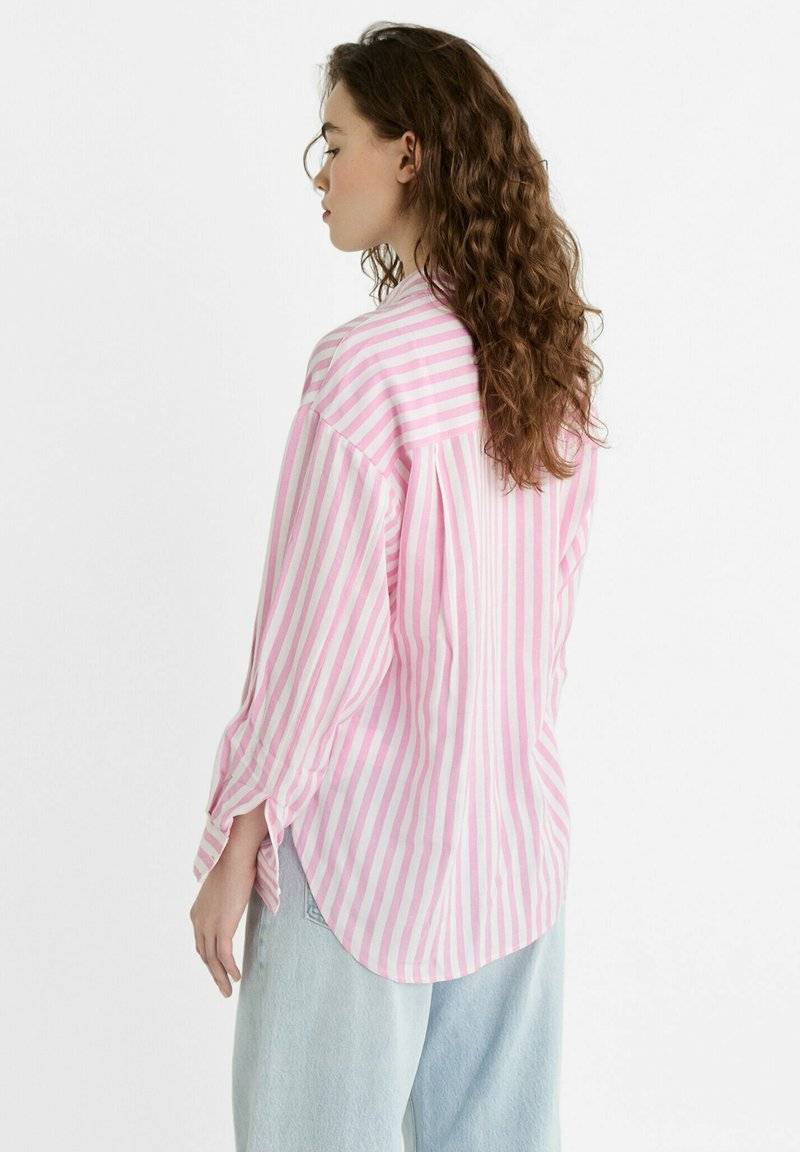 Stradivarius Stradivarius STRIPED - Button-down blouse - light pink Verkauf