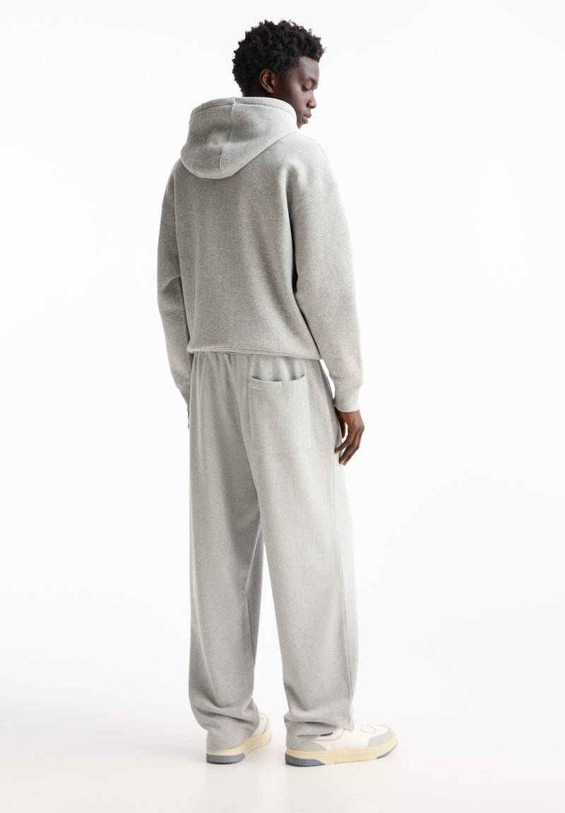 PULL&BEAR PULL&BEAR WIDE JOGGERS - Tracksuit bottoms - light grey Limitierter Zeitrabatt