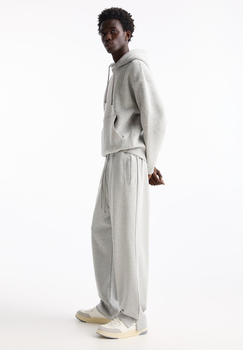 PULL&BEAR PULL&BEAR WIDE JOGGERS - Tracksuit bottoms - light grey Limitierter Zeitrabatt