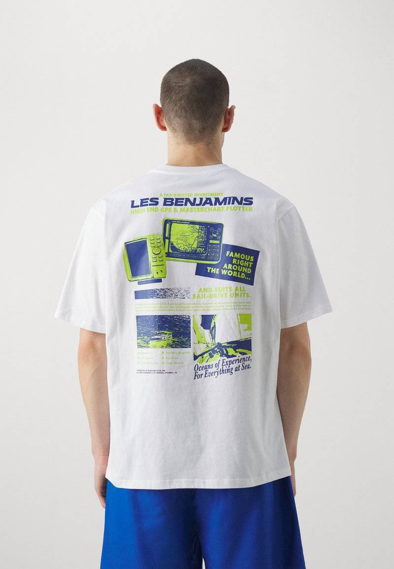 Les Benjamins Les Benjamins RELAXED TEE UNISEX - Print T-shirt - white Fabrik Onlineshop