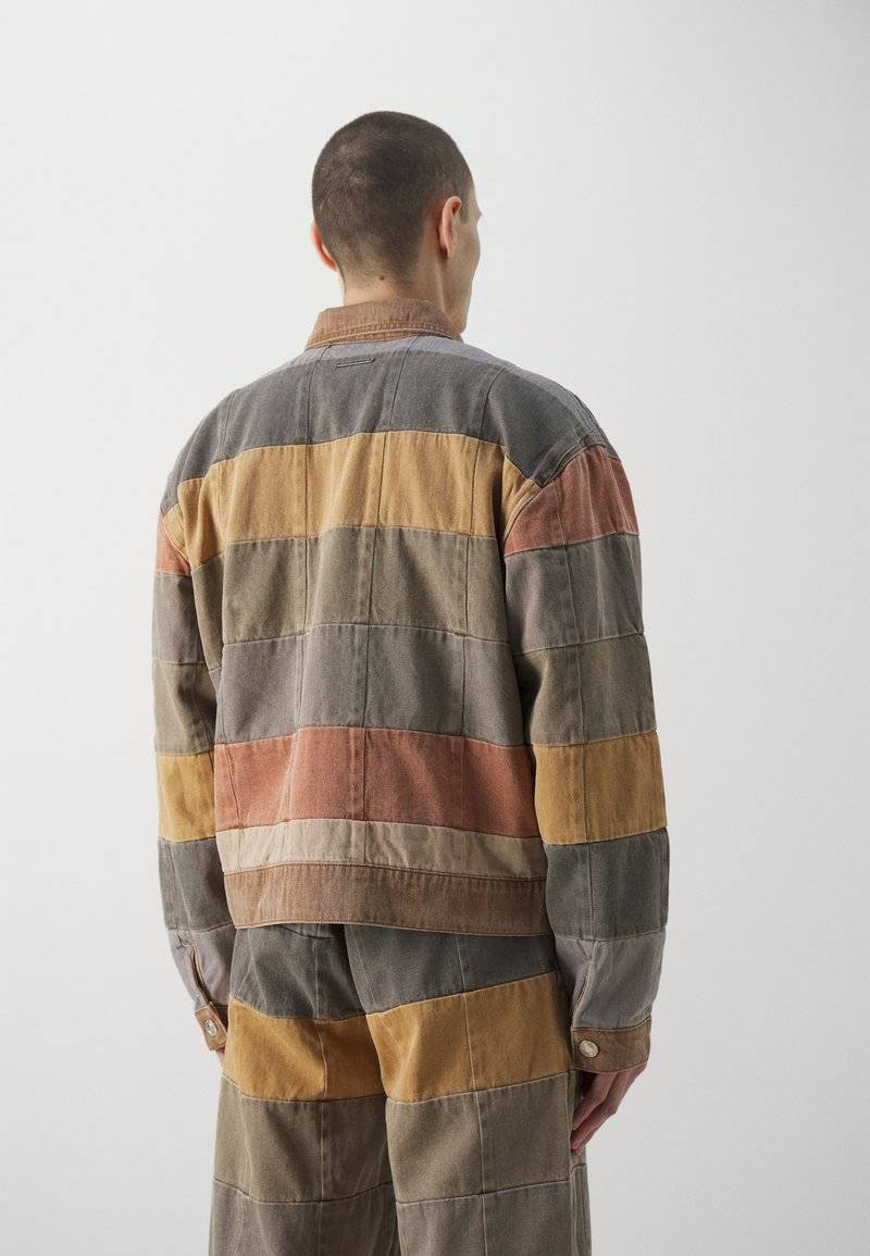 Les Benjamins Les Benjamins UNISEX - Denim jacket - brown Sonderangebot