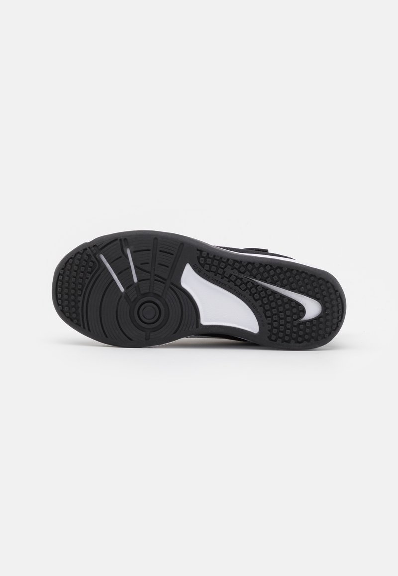 Nike Performance Nike Performance OMNI MULTI COURT - Training shoe 50% Rabatt mit kostenlosem Versand