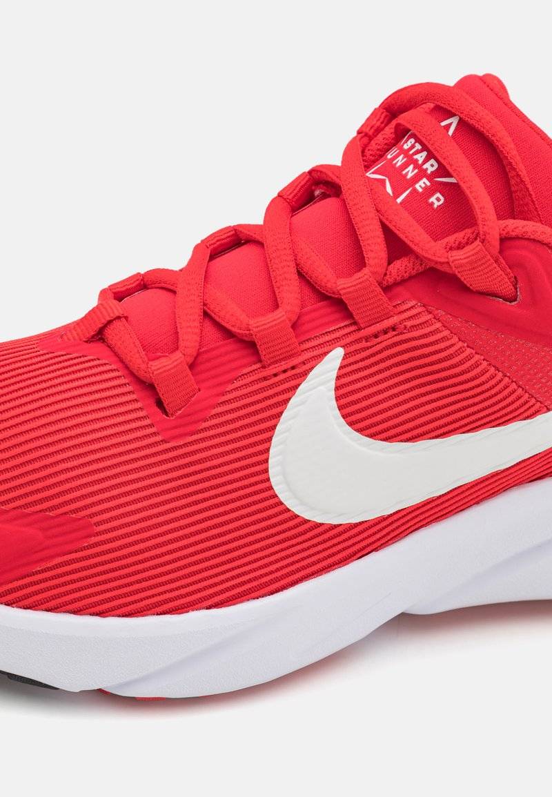 Nike Performance Nike Performance STAR RUNNER 4 UNISEX - Competition running shoes Limitierter Zeitrabatt