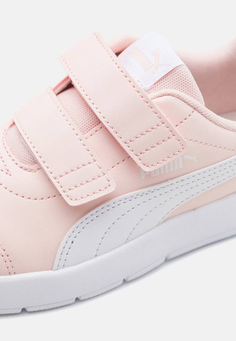 Puma Puma COURTFLEX UNISEX - Neutral running shoes Lagerräumung