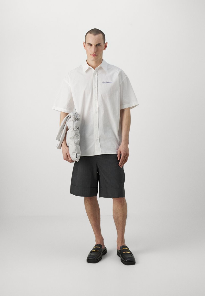 Les Benjamins Les Benjamins SHORT SLEEVE UNISEX - Button-down blouse - white JETZT KAUFEN