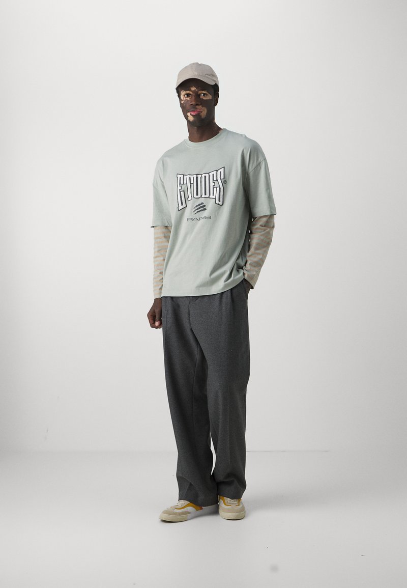 Études Études GOUDRON BOXING PIGEON UNISEX - Long sleeved top - grey Nur für heute