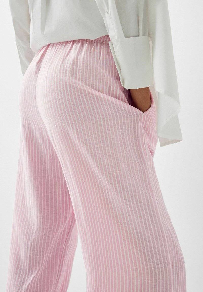 Bershka Bershka WITH AN ELASTIC - Trousers - light pink Günstiger Verkauf
