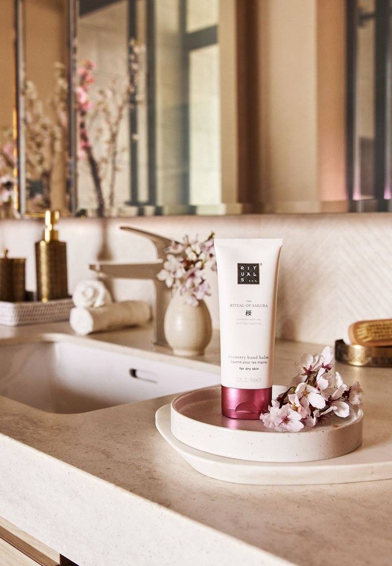 Rituals Rituals RECOVERY HAND BALM THE RITUAL OF SAKURA - FLORAL - CHERRY BLOSSOM & RICE MILK - Hand cream Tägliche Deals
