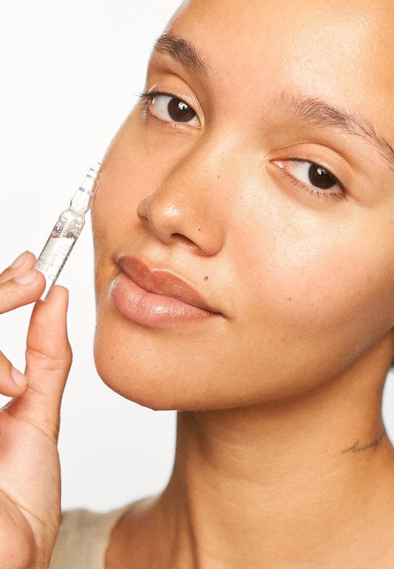 BABOR BABOR HYDRATING AMPOULE LIMITED EDITION - Serum Letzte 2 Tage