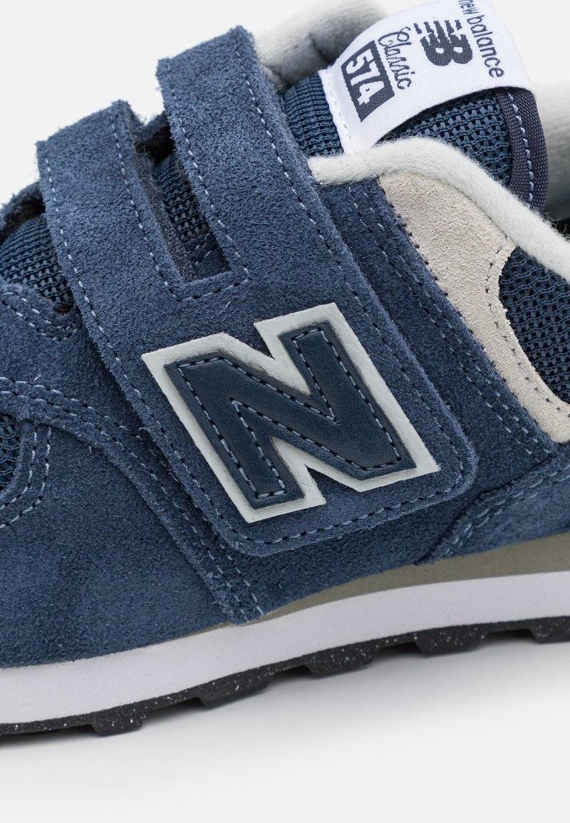 New Balance New Balance 574 UNISEX - Trainers - navy Begrenzt auf 3 Tage