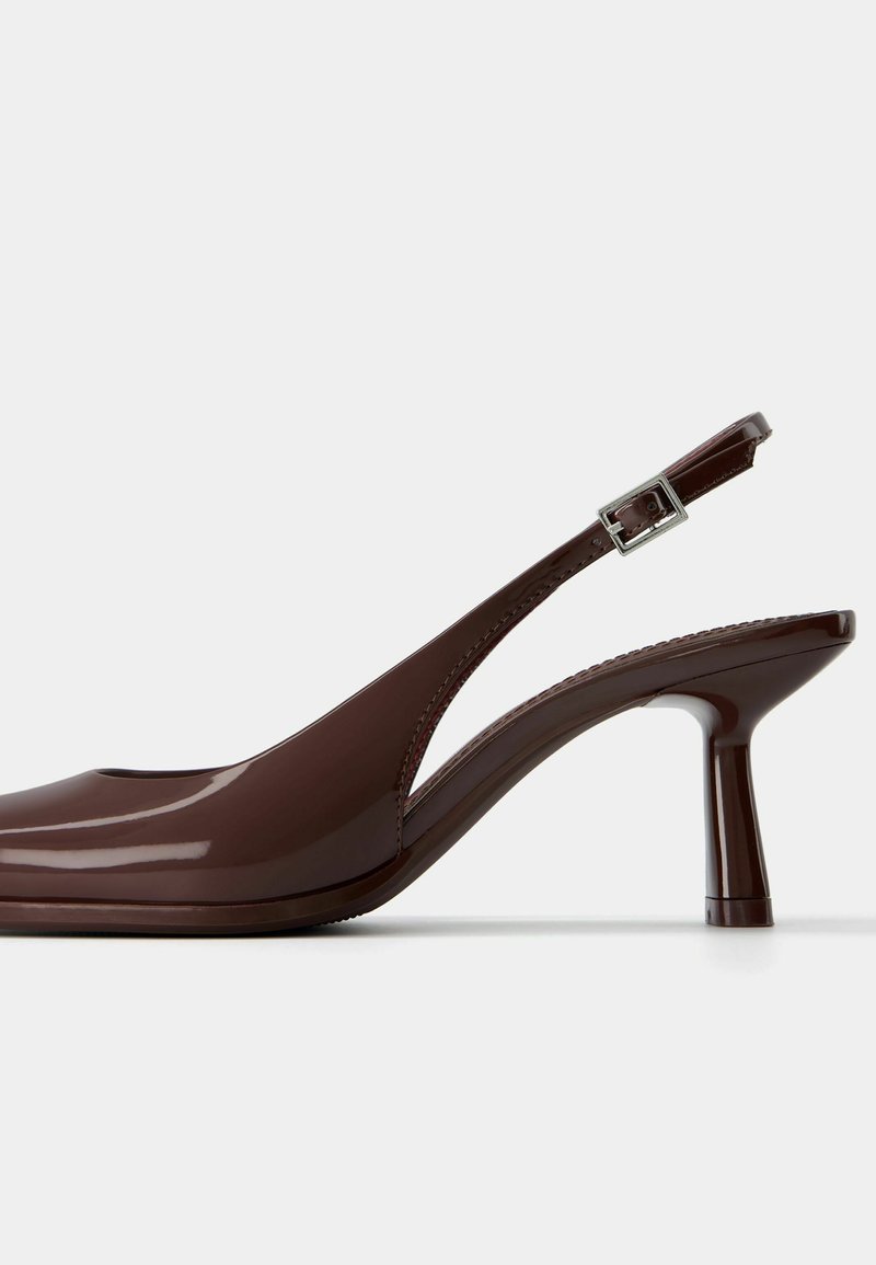 Bershka Bershka KITTEN HEEL - Classic heels - brown Outlet