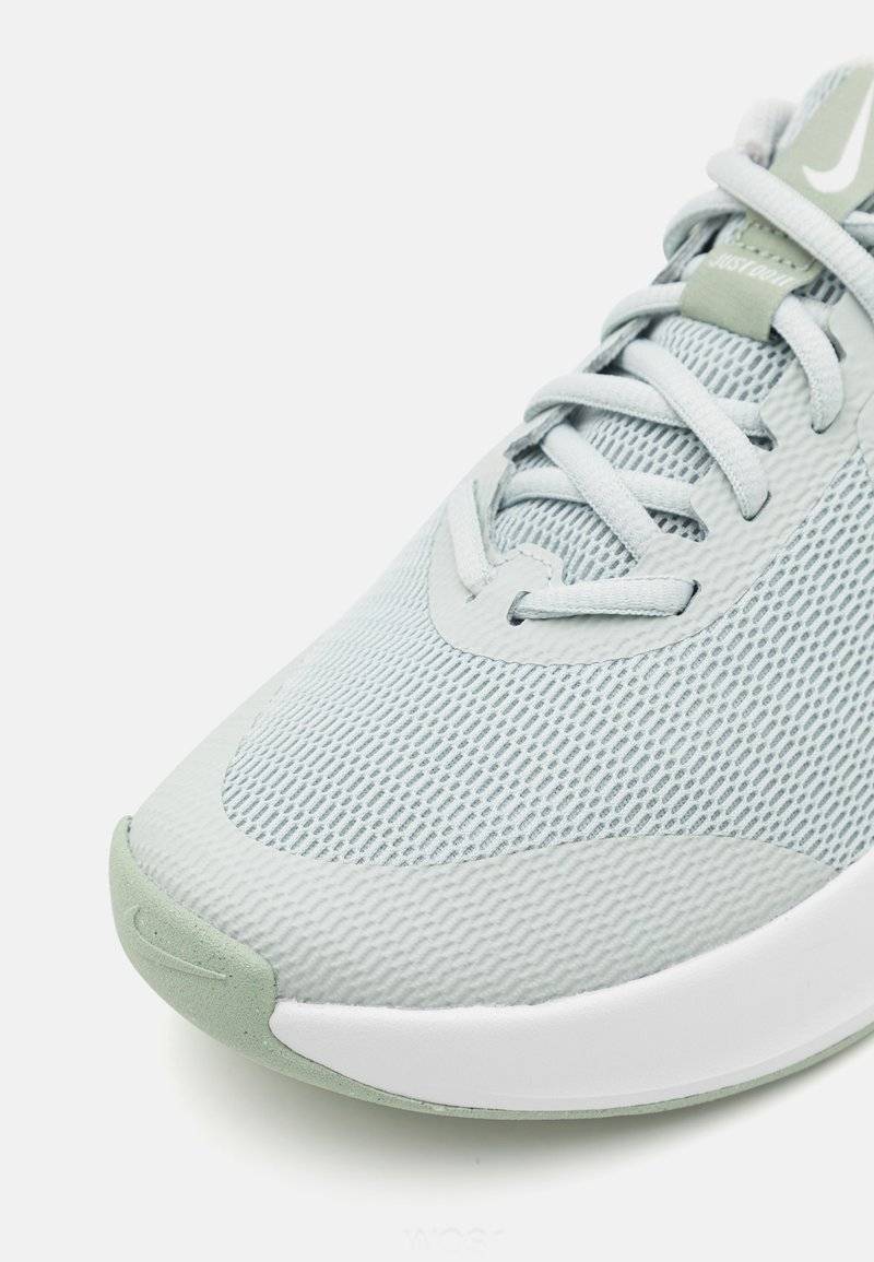 Nike Performance Nike Performance MC TRAINER 3 - Training shoe Neueste Stile