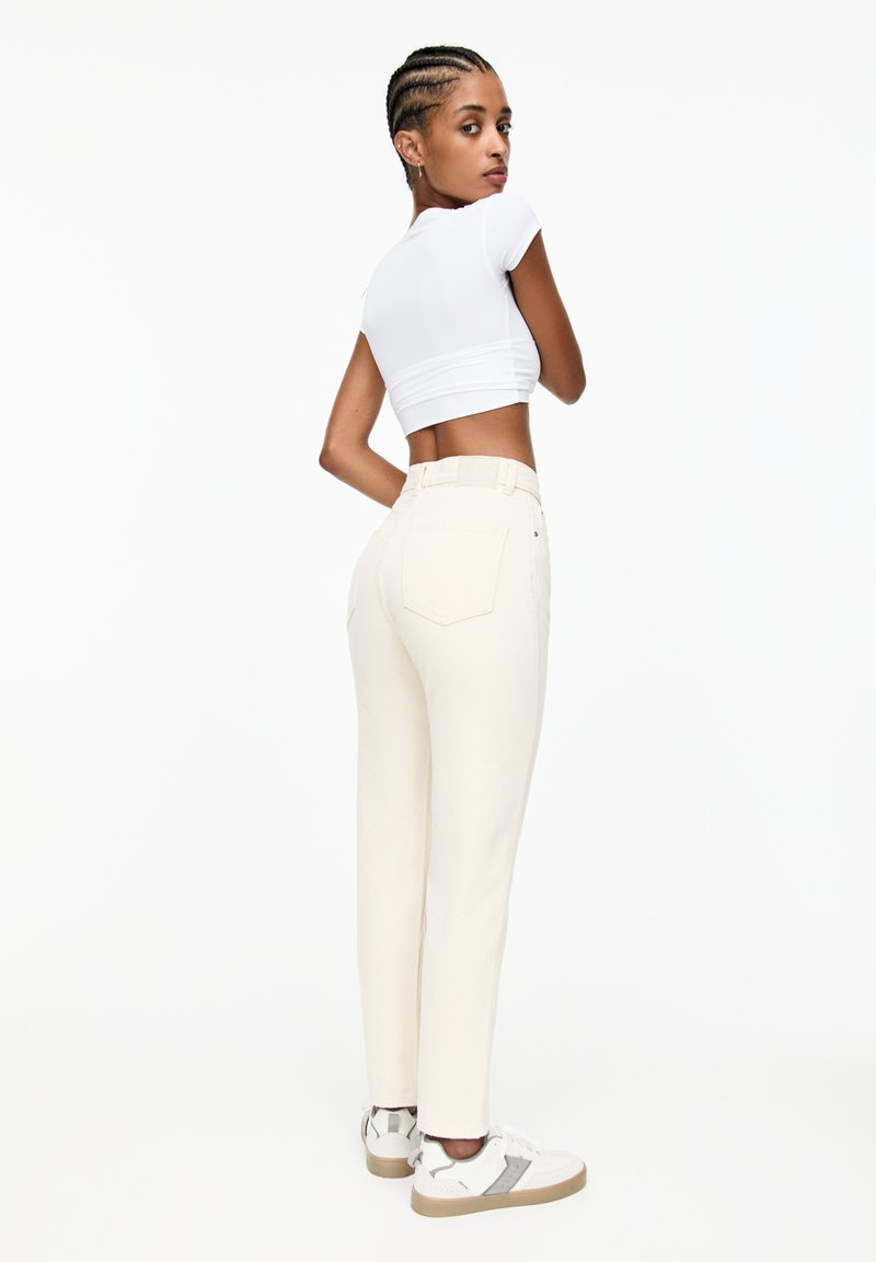 PULL&BEAR PULL&BEAR MOM - Slim fit jeans - beige Auslauf
