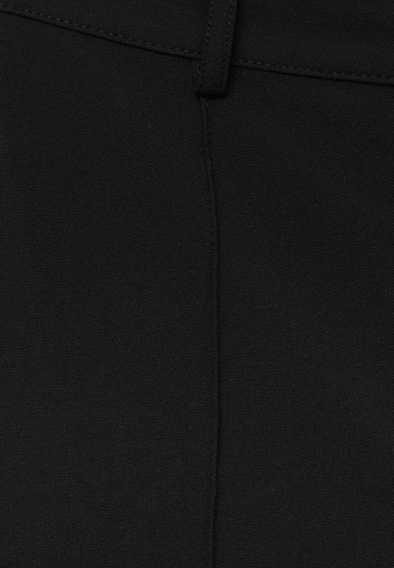 PULL&BEAR PULL&BEAR IM REGULAR-FIT MIT ZIERNAHT VORNE - Trousers - black Schlussverkauf
