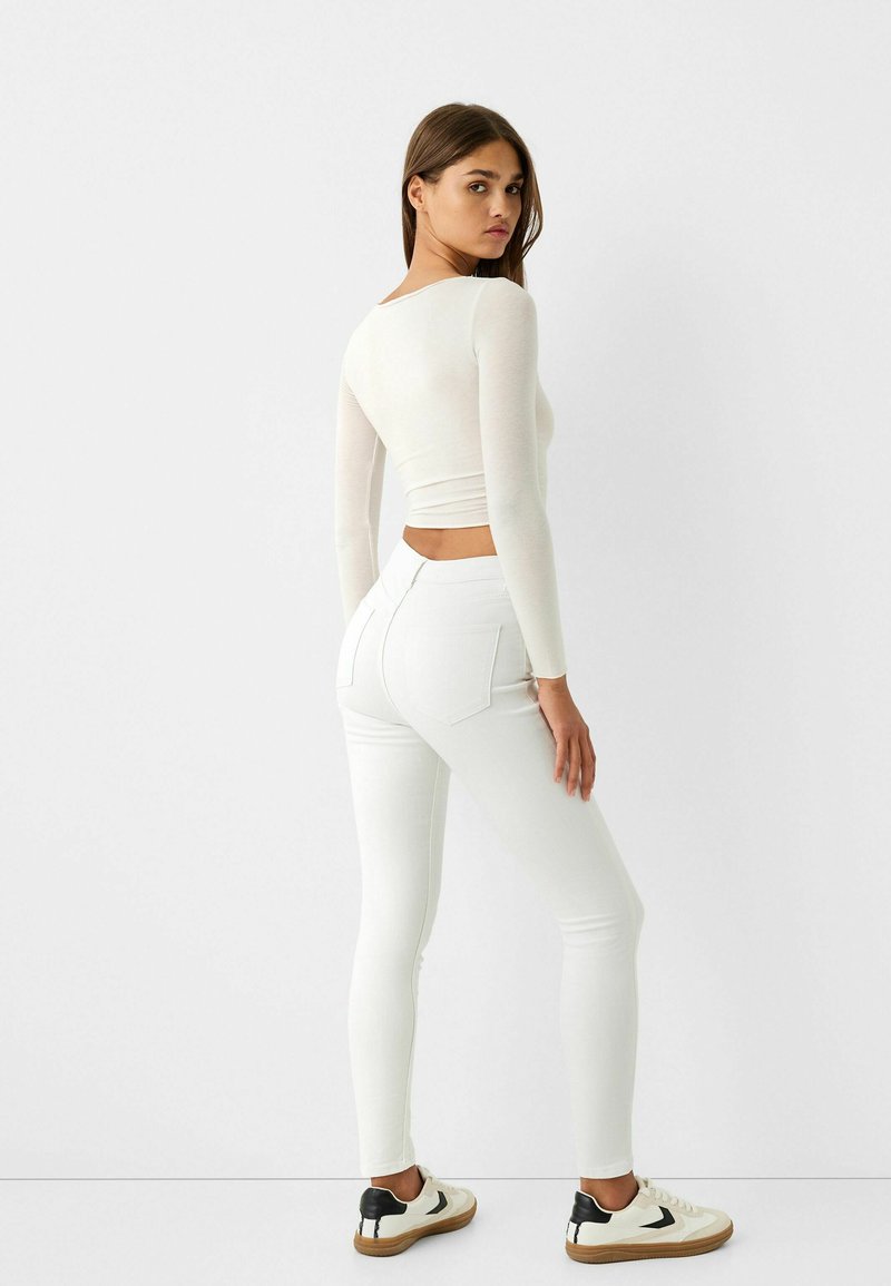 Bershka Bershka SUPER - Jeans Skinny Fit - white Kostenloser Versand
