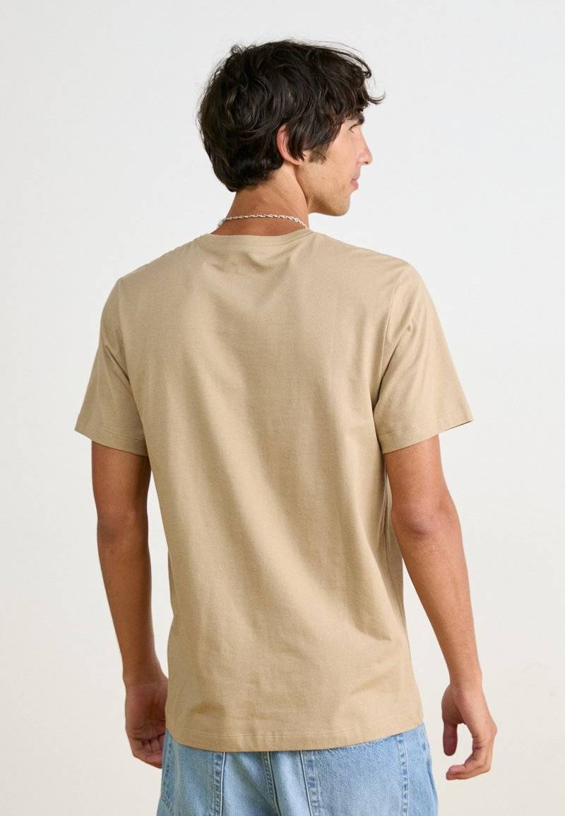 Nike Sportswear Nike Sportswear CLUB TEE - Basic T-shirt - khaki Sonderangebot