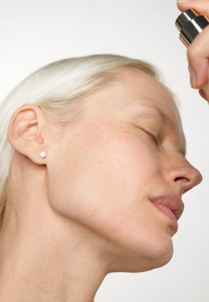 Dr. Hauschka Dr. Hauschka FACIAL TONER - Toner Günstig kaufen