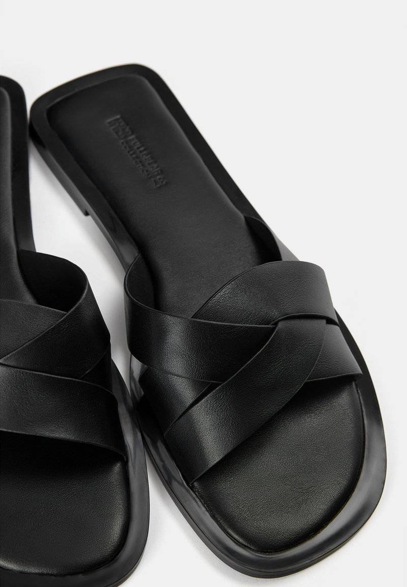 PULL&BEAR PULL&BEAR CRISSCROSS - Mules - black Tiefpreis