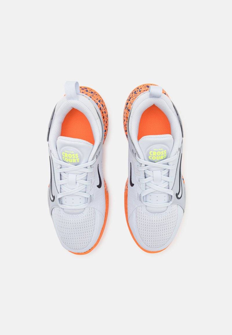 Nike Performance Nike Performance KIDS CROSSCOURT OLY UNISEX - Competition running shoes Outlet