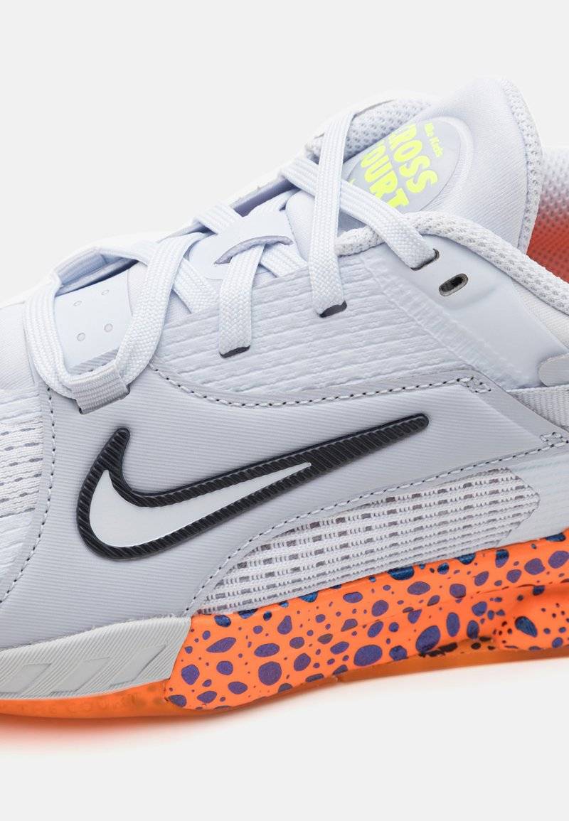Nike Performance Nike Performance KIDS CROSSCOURT OLY UNISEX - Competition running shoes Outlet