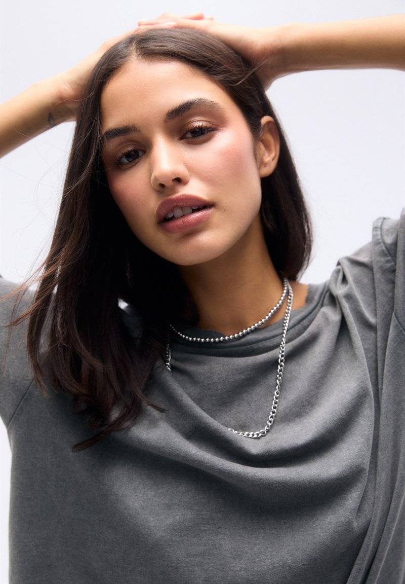 PULL&BEAR PULL&BEAR SHORT SLEEVE - Basic T-shirt - dark grey Limitierter Zeitrabatt