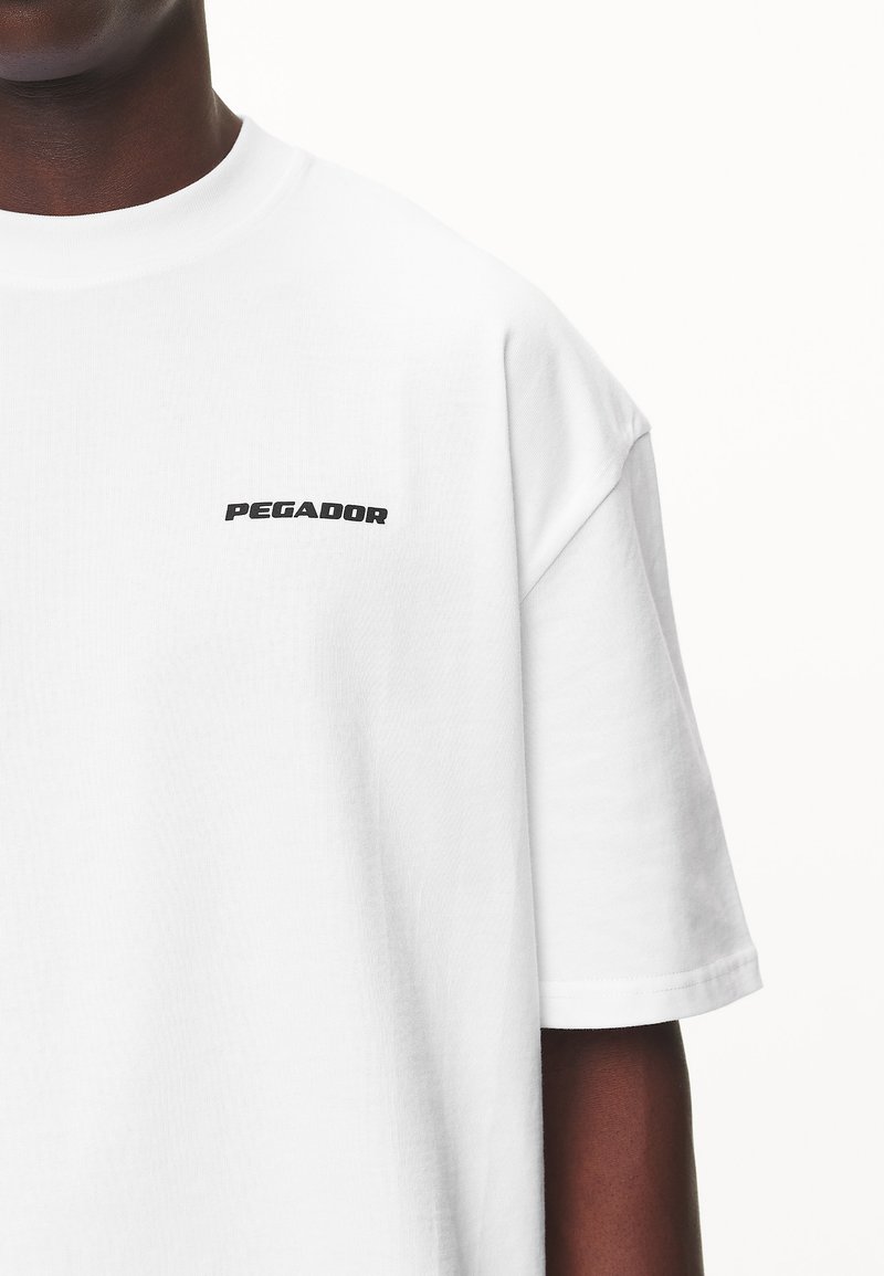 Pegador Pegador LOGO TEE - Basic T-shirt Fabrikpreis