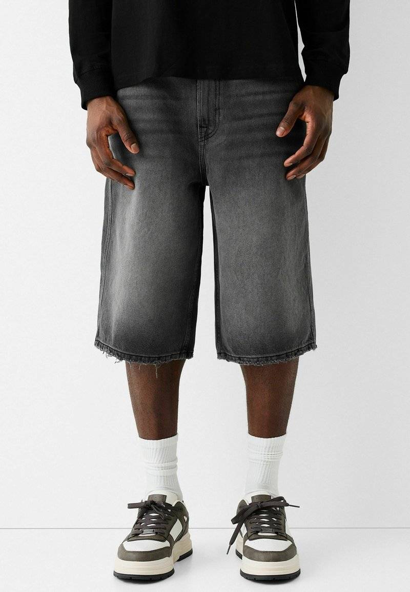 Bershka Bershka SKATER - Denim shorts - black Sonderangebot