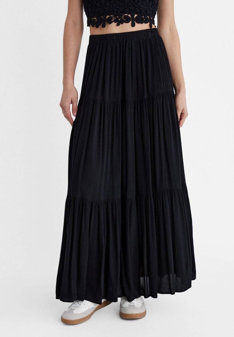 Stradivarius Stradivarius PEASANT - Maxi skirt - black Preisnachlass