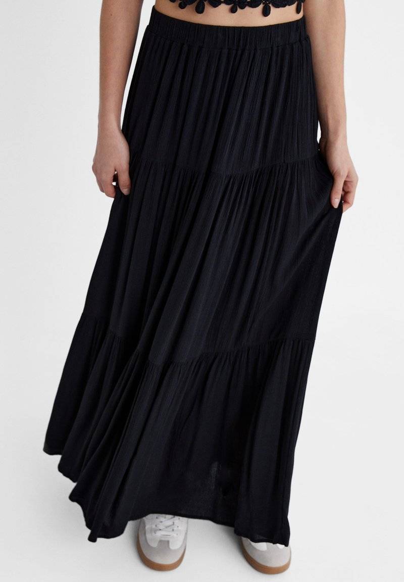 Stradivarius Stradivarius PEASANT - Maxi skirt - black Preisnachlass