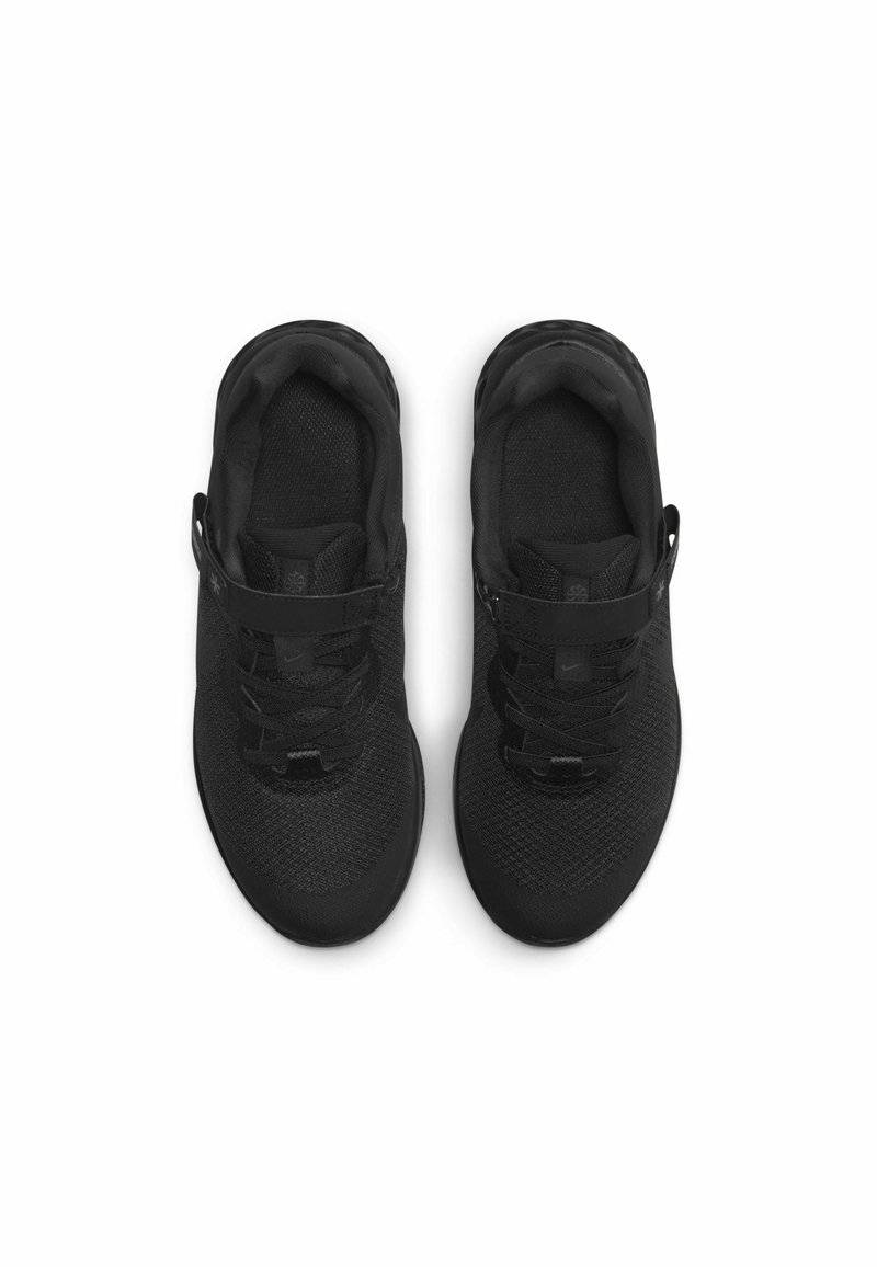 Nike Performance Nike Performance NIKE REVOLUTION 6 FLYEASE (GS - Neutral running shoes - black dark smoke grey black 2025