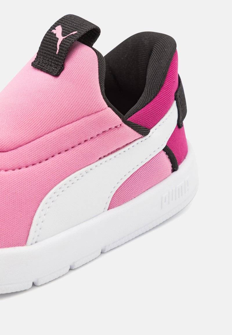Puma Puma COURTFLEX V3 EASE IN UNISEX - Training shoe Fabrikverkauf