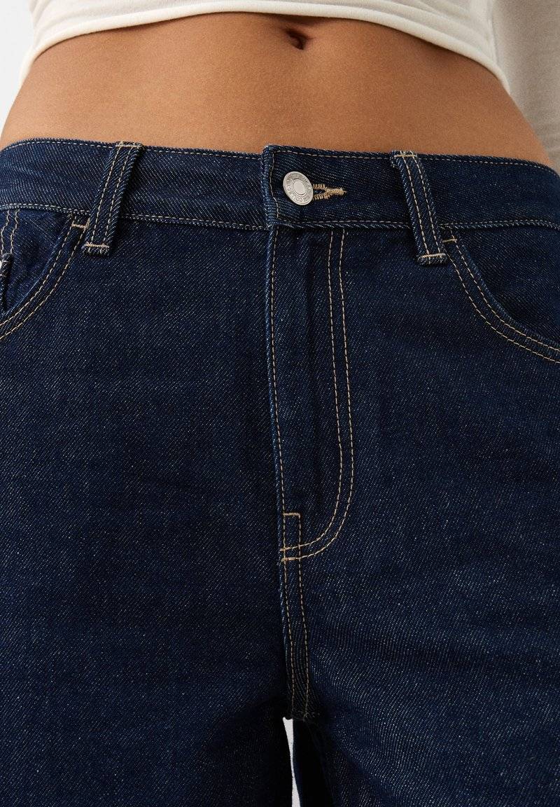 Bershka Bershka WIDE-LEG - Relaxed fit jeans - royal blue Bis zu 65% Rabatt