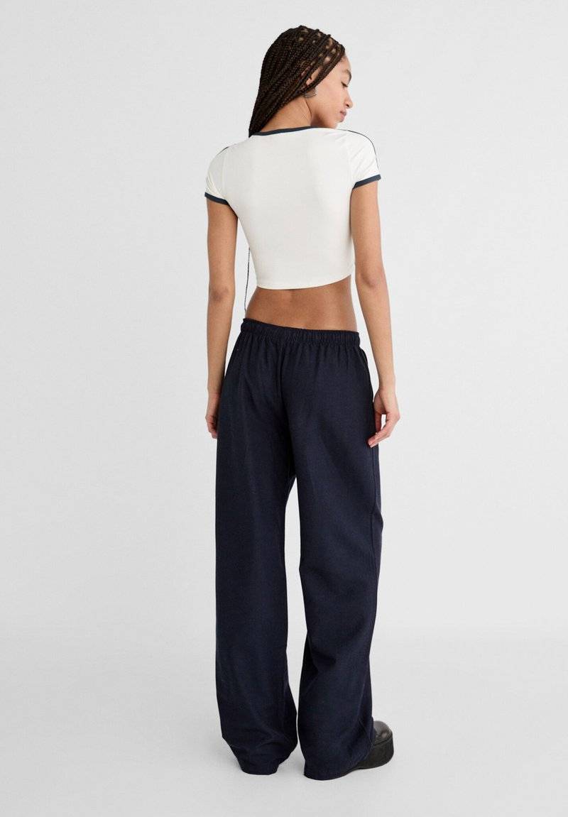 Stradivarius Stradivarius LOOSE-FITTING - Trousers - dark blue Nur für heute