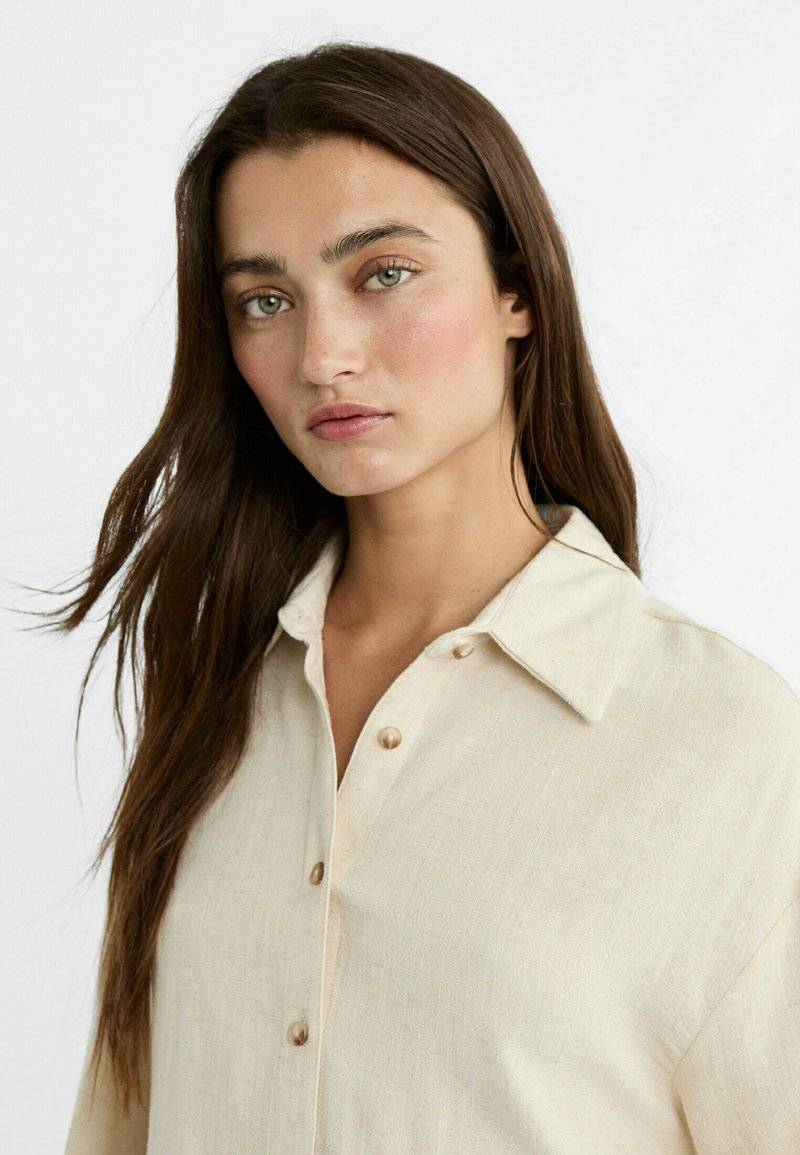 Stradivarius Stradivarius Button-down blouse - stone 50% Rabatt mit kostenlosem Versand