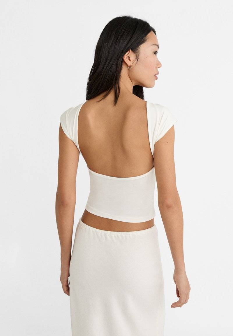 Stradivarius Stradivarius OPEN-BACK - Basic T-shirt - white Speichern exportieren