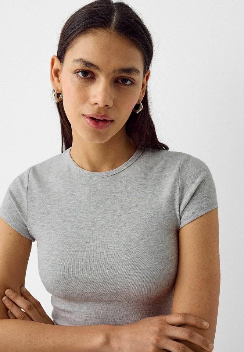 Bershka Bershka SHORT SLEEVE ROUND NECK 2 PACK - Basic T-shirt - white 2025