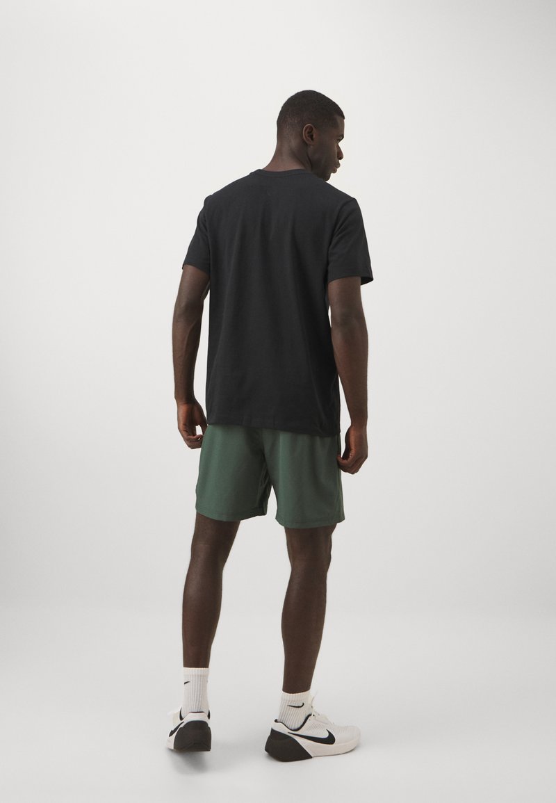 Nike Performance Nike Performance FORM SHORT - Sports shorts Vatertagsangebot