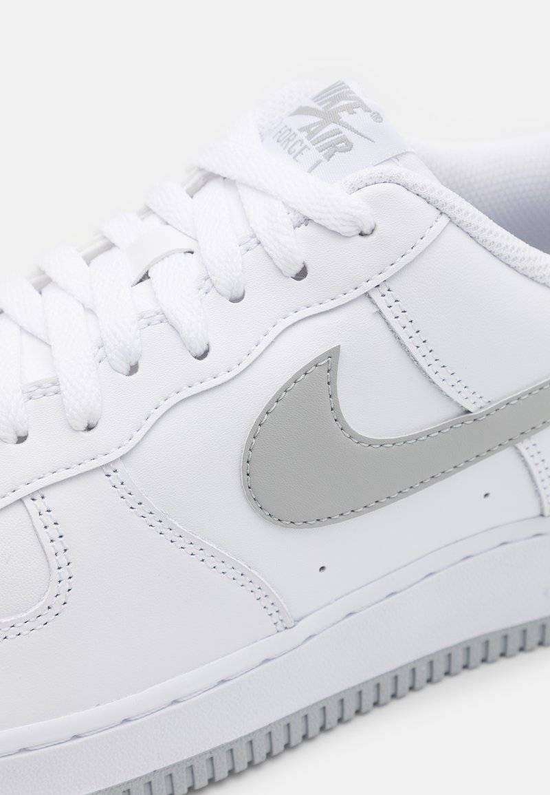 Nike Sportswear Nike Sportswear AIR FORCE 1 '07 - Trainers Sonderangebote