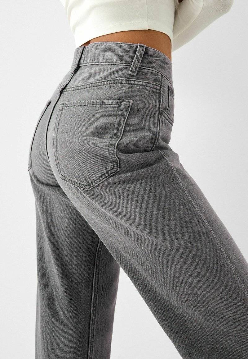 Bershka Bershka Flared Jeans - mottled dark grey Angebote