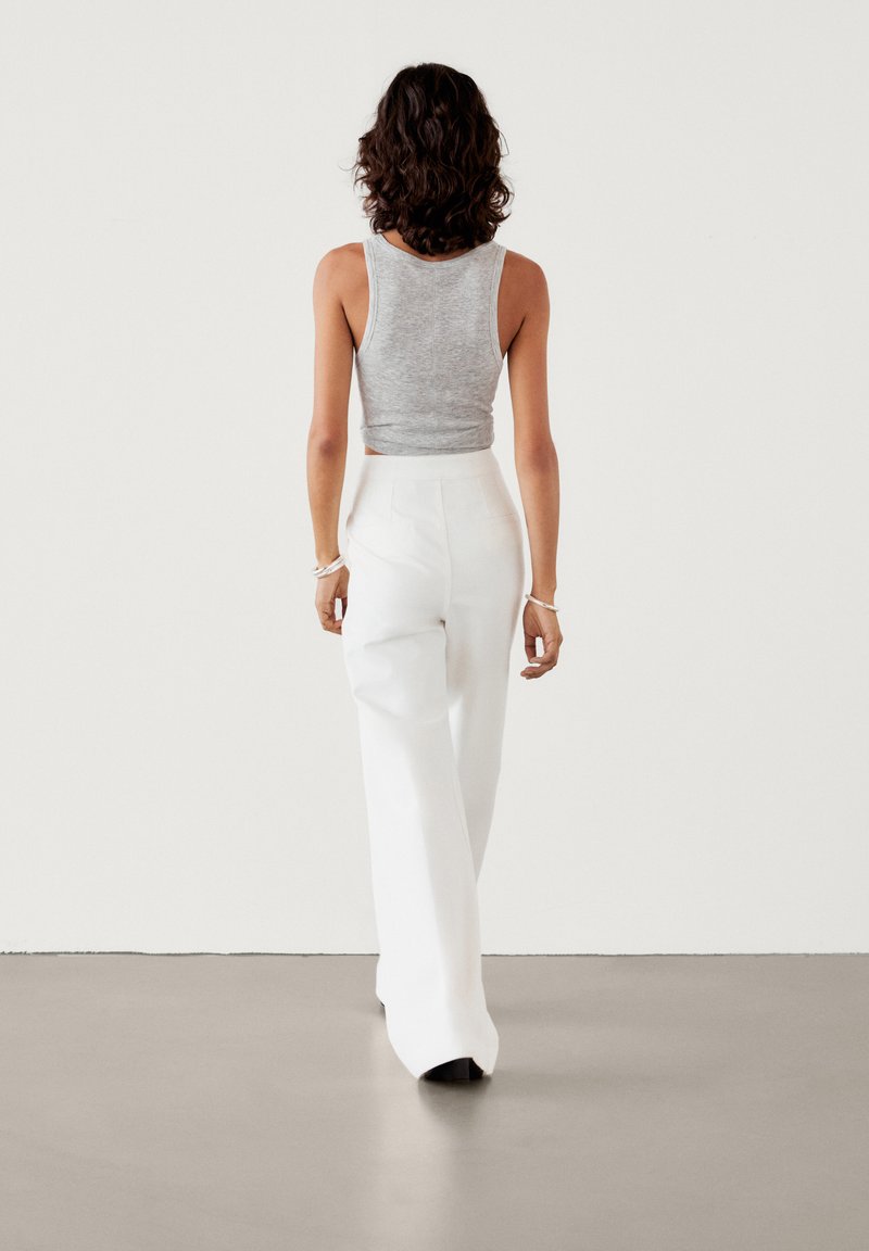 Massimo Dutti Massimo Dutti HIGH-WAIST FLARED - Trousers - white Fabrikverkauf