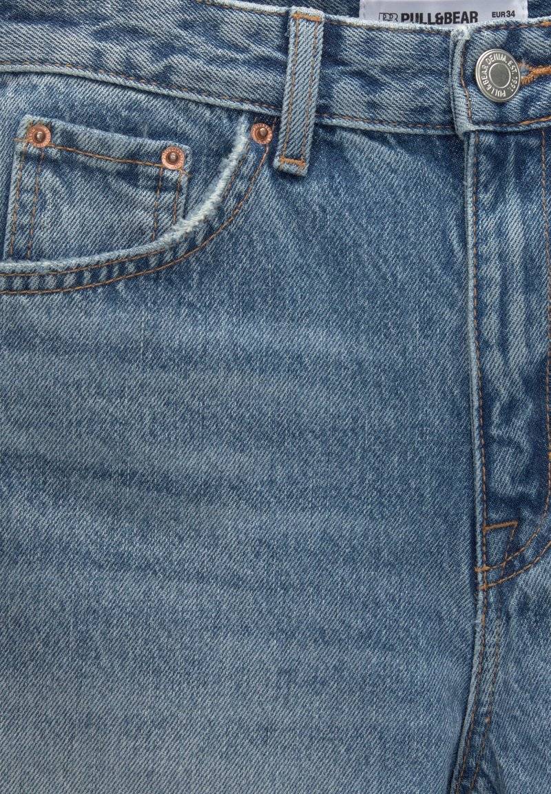 PULL&BEAR PULL&BEAR HIGH-WAIST - BERMUDA - Denim shorts - blue denim Meist gekauft